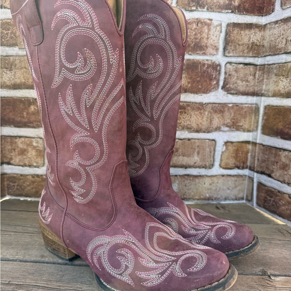 Roper Women's Heeled Boots in Burgundy and White